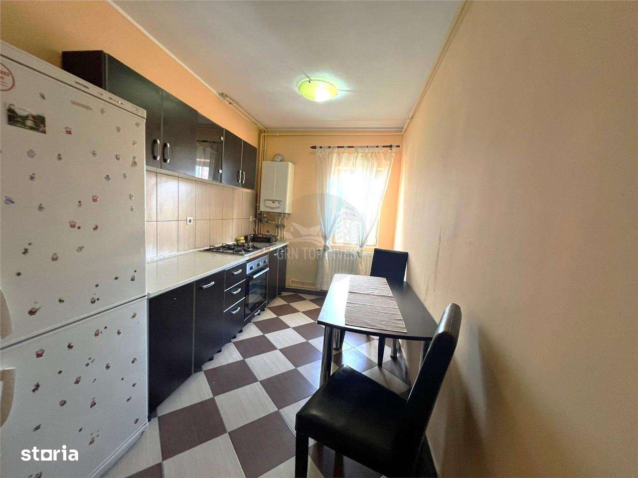 Apartament intabulat 4 camere si balcon zona Vasile Aaron - Imagine principală: 5/12