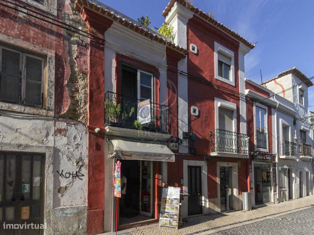 Prédio de 3 Pisos c/ Sótão e Terraço de Topo. - Grande imagem: 2/22