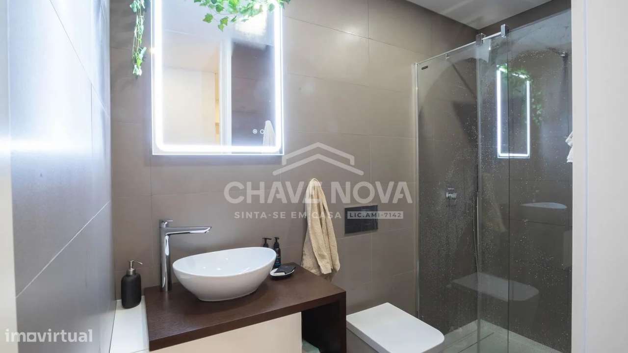 Apartamento T3 Renovado em São João da Madeira-27