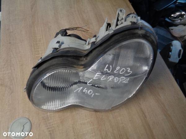 MERCEDES W203 LAMPA LEWY PRZÓD EUROPA - 1