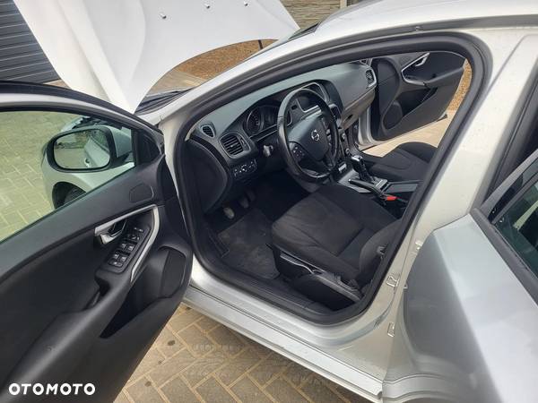 Volvo V40 CC D2 Drive-E Momentum - 10