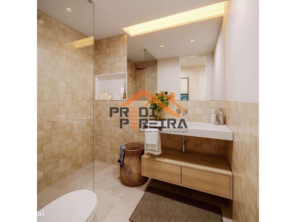 *NOVA CONSTRUÇÃO*
T3 situado em condomínio fechado, com varanda de...-18