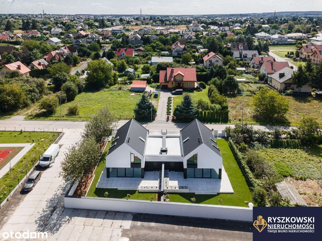 Dom w zabudowie bliźniaczej, gotowy do wykończenia-10