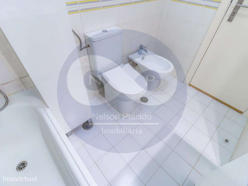 Apartamento T1 com Lareira, excelentes Áreas, na zona central de Ma...-12