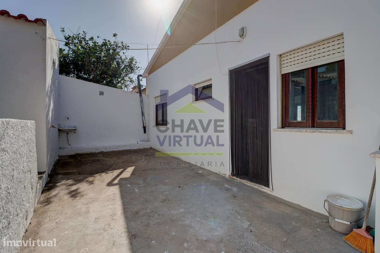 Moradia V3 com garagem e anexo  – Concelho Torres Vedras-18