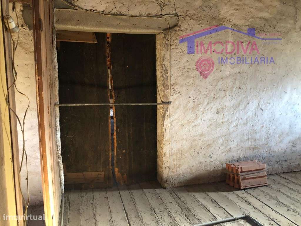 CASA SENHORIAL E TERRENO, CASTANHEIRA DE PERA-35