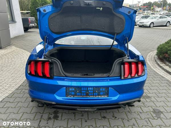 Ford Mustang - 6