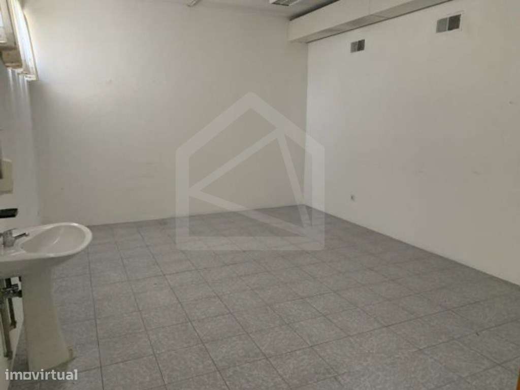 Conjunto de 2 lojas no Porto - Grande imagem: 5/12