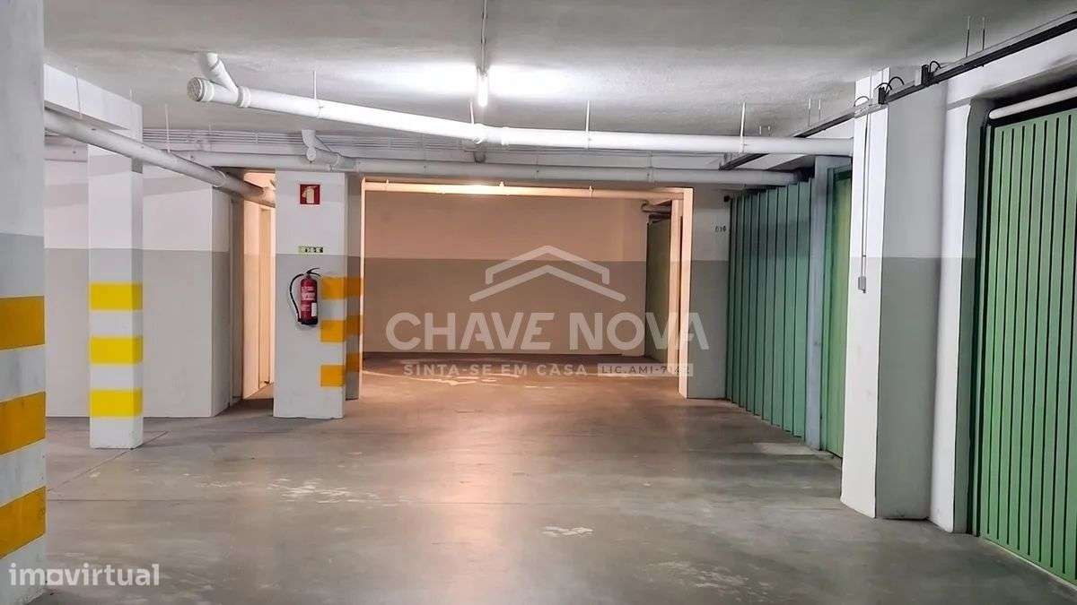 Apartamento T3 c/garagem Box em Valadares-35