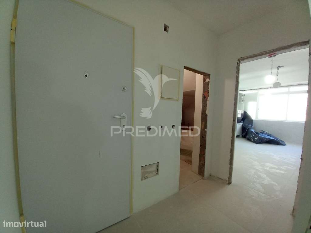 Apartamento T4 remodelado no Forte da Casa - Grande imagem: 4/35