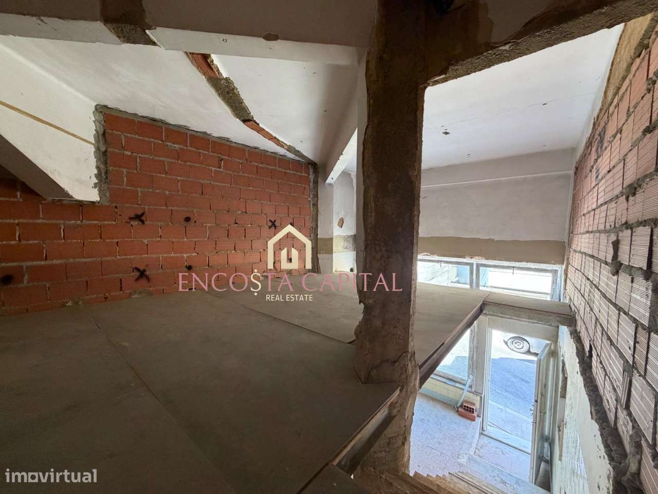 Apartamento T1 com mezanime Sacavém-16