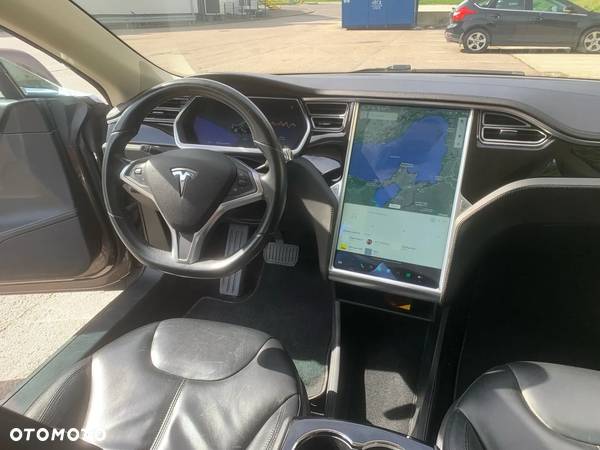 Tesla Model S Standard - 21