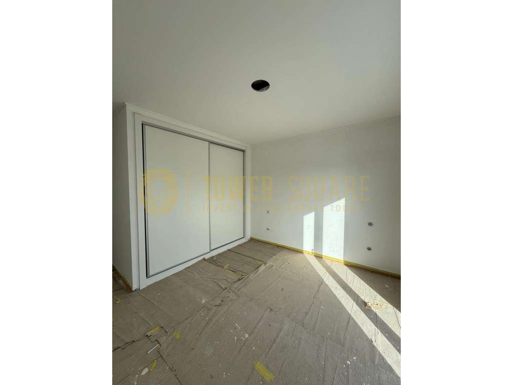 Moradia T5 - 3 Suítes - Construção Nova-5