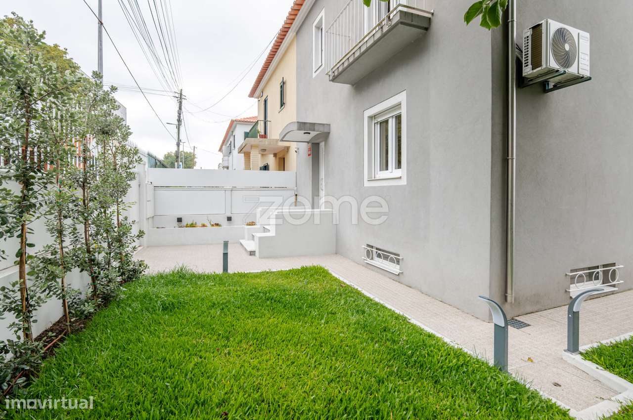 Moradia T3 renovada com jardim nas Antas-5