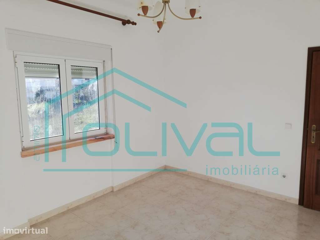 Moradia Independente com terreno, muito bem localizada com vista pa...-29