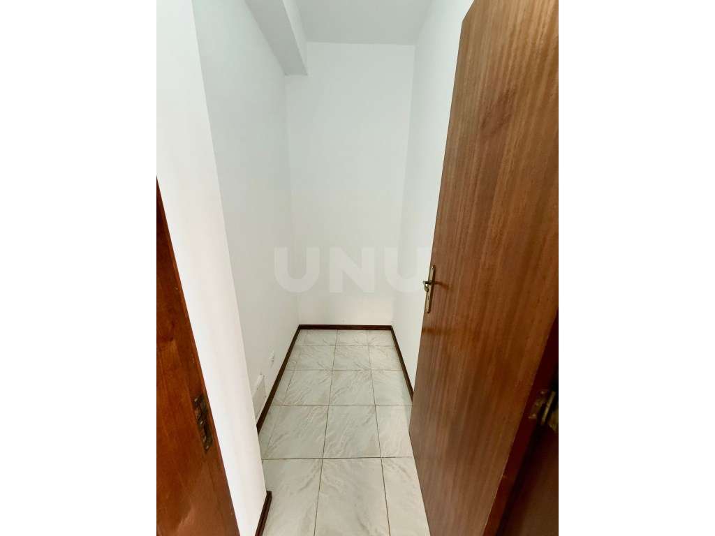 Apartamento T3 - Amplas Áreas - Grande imagem: 3/12