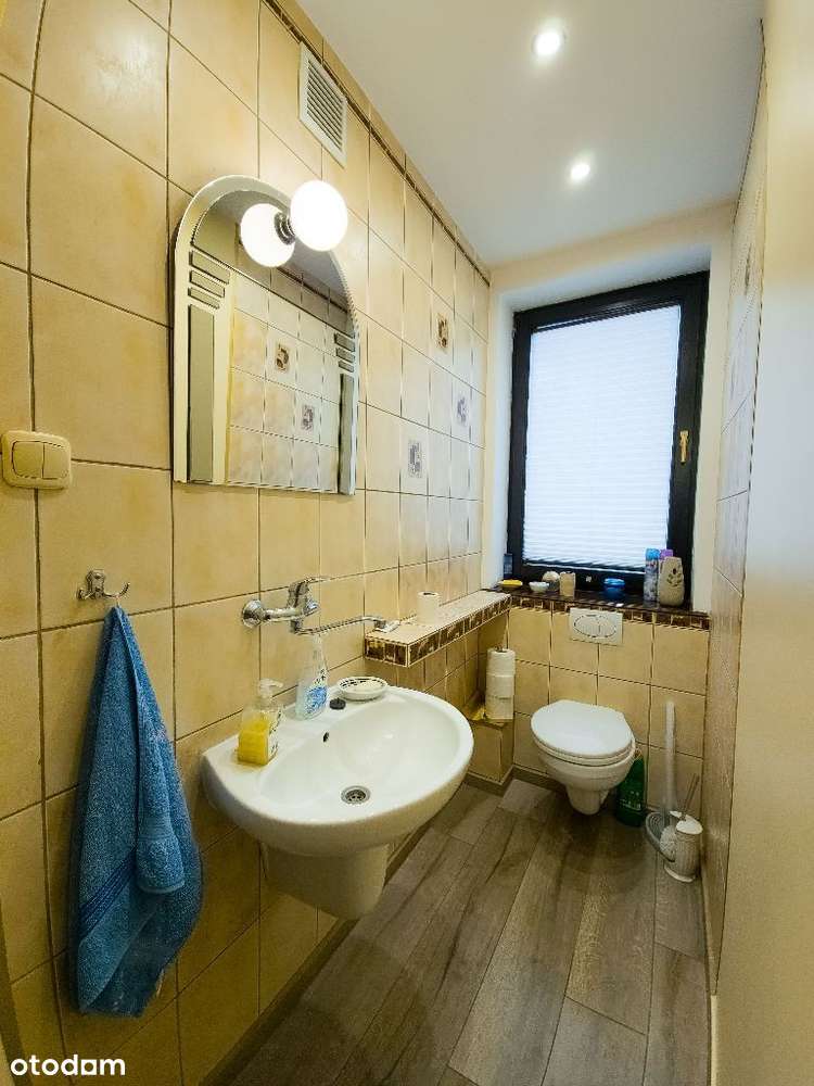 Atrakcyjny dom z pięknie zagospodarowaną działką. Nowa cena !-7