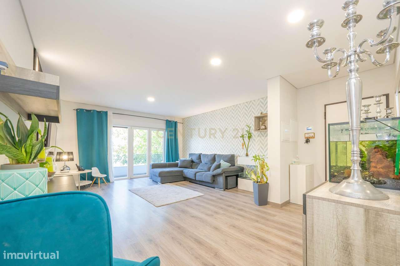 Apartamento T3 com Varandas Amplas, Garagem e Suite — Quinta da Amizad - Grande imagem: 2/47