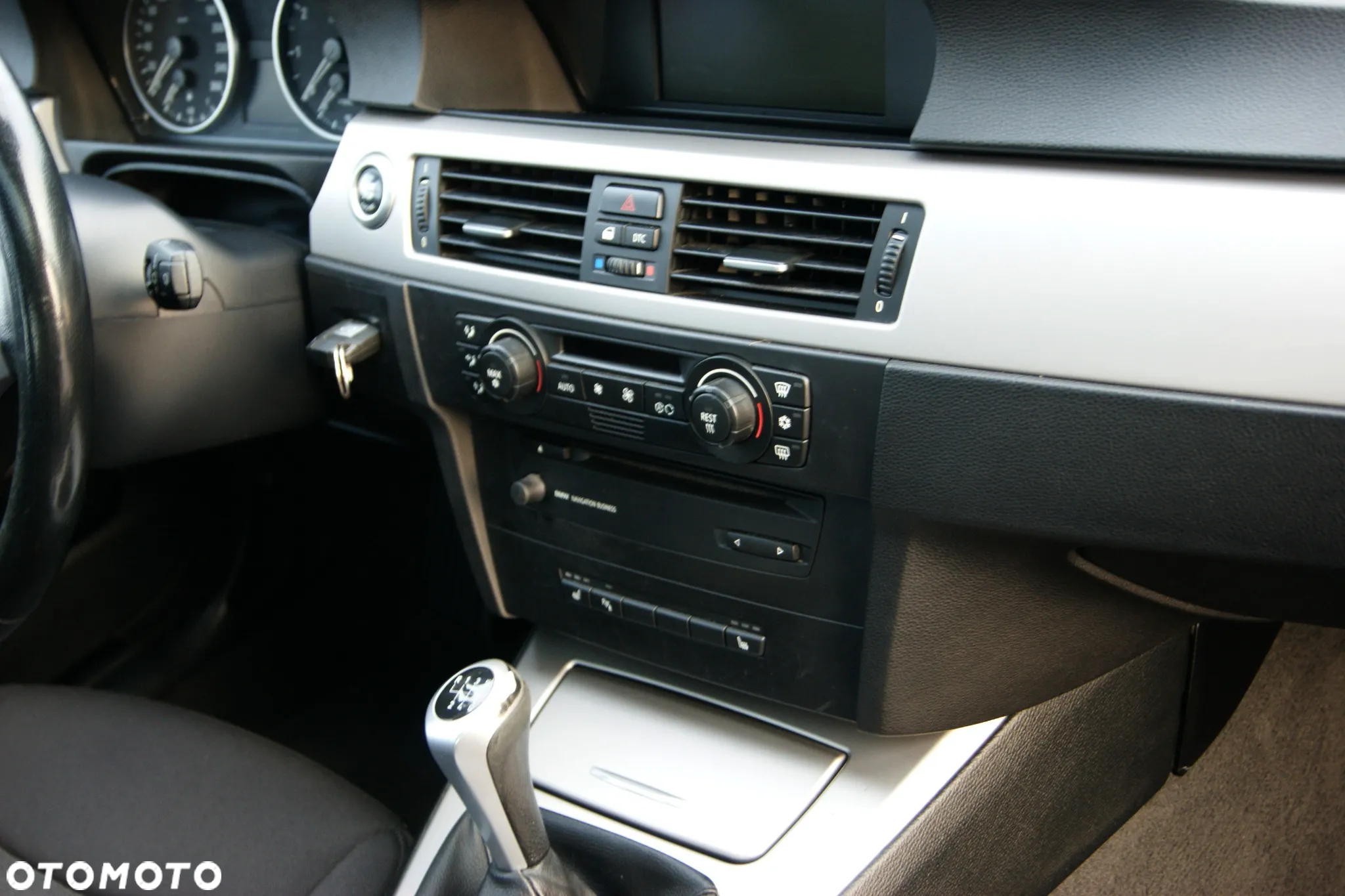 BMW Seria 3 318i - 30