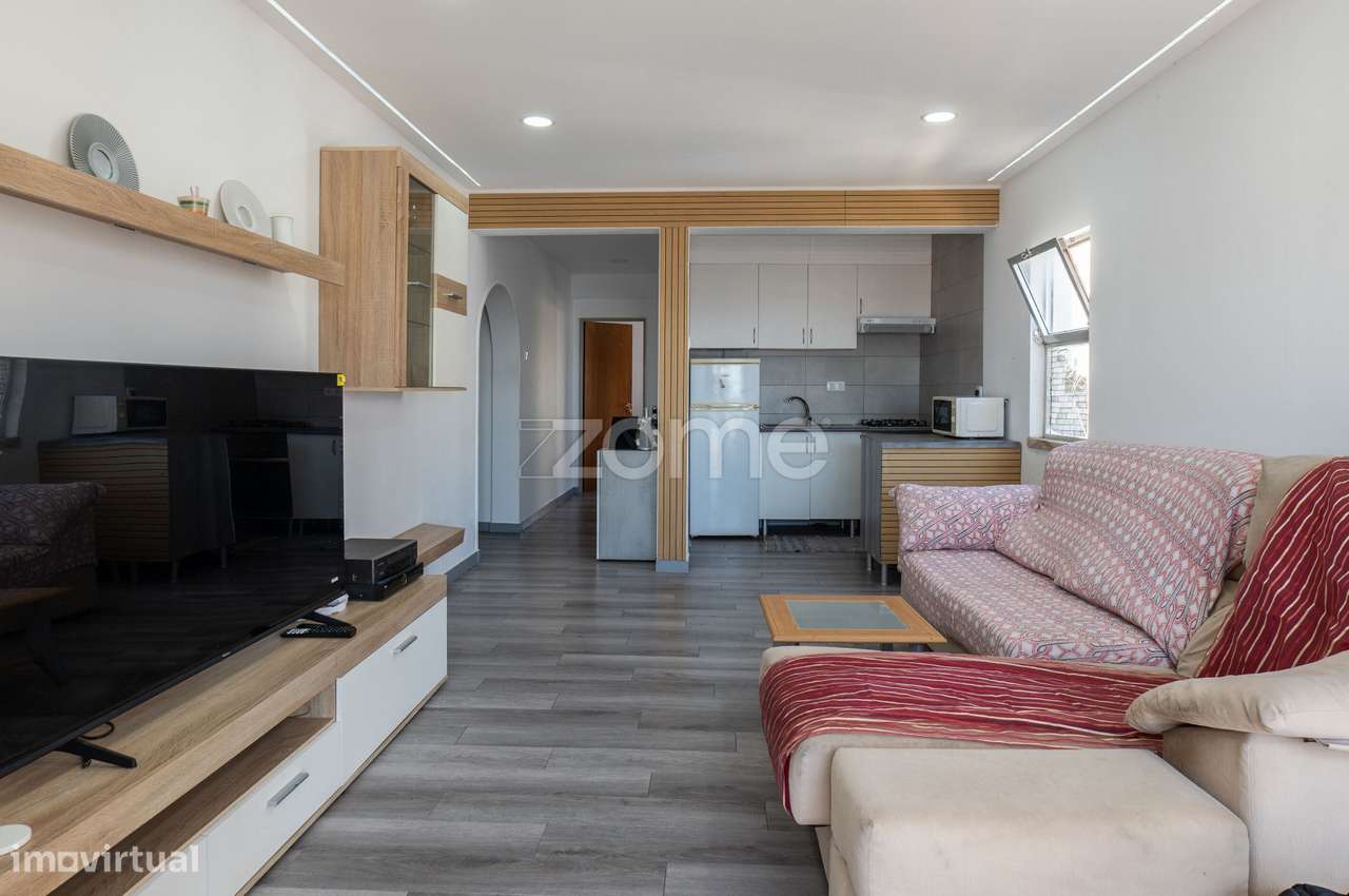 Vende-se apartamento T1 Remodelado, Monte Abraão-10