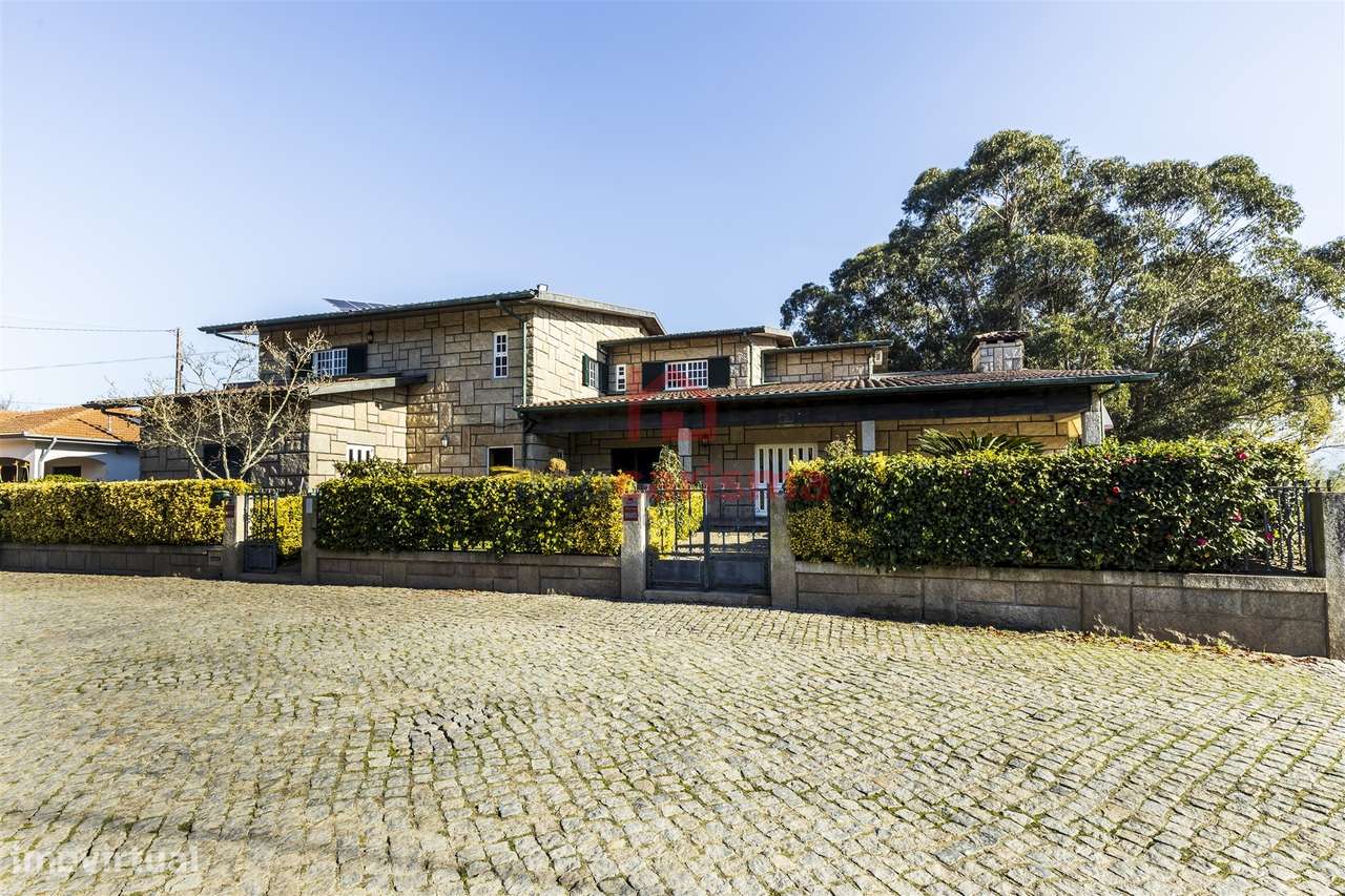 Moradia T6 + Restaurante - Grande imagem: 4/60