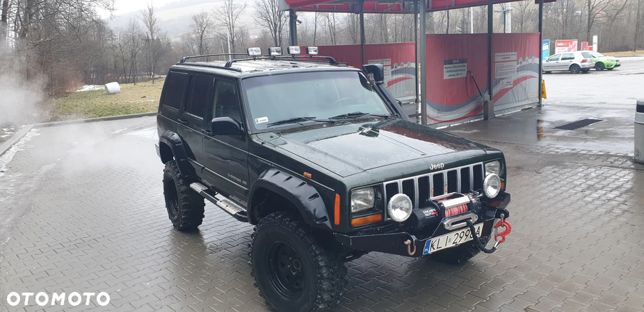 Jeep Cherokee 4.0 Limited - 1