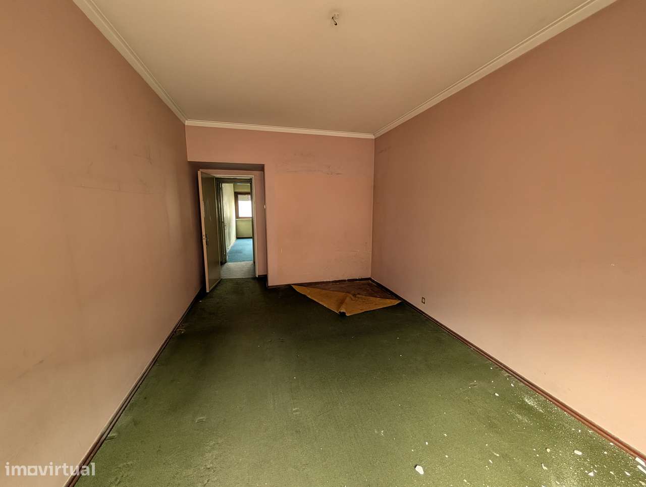 T3 Rua Lusiadas Para Remodelar-4