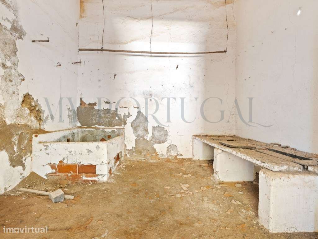 Solar Histórico de 1936 com Grande Quinta no Centro da Vila Oportun...-16