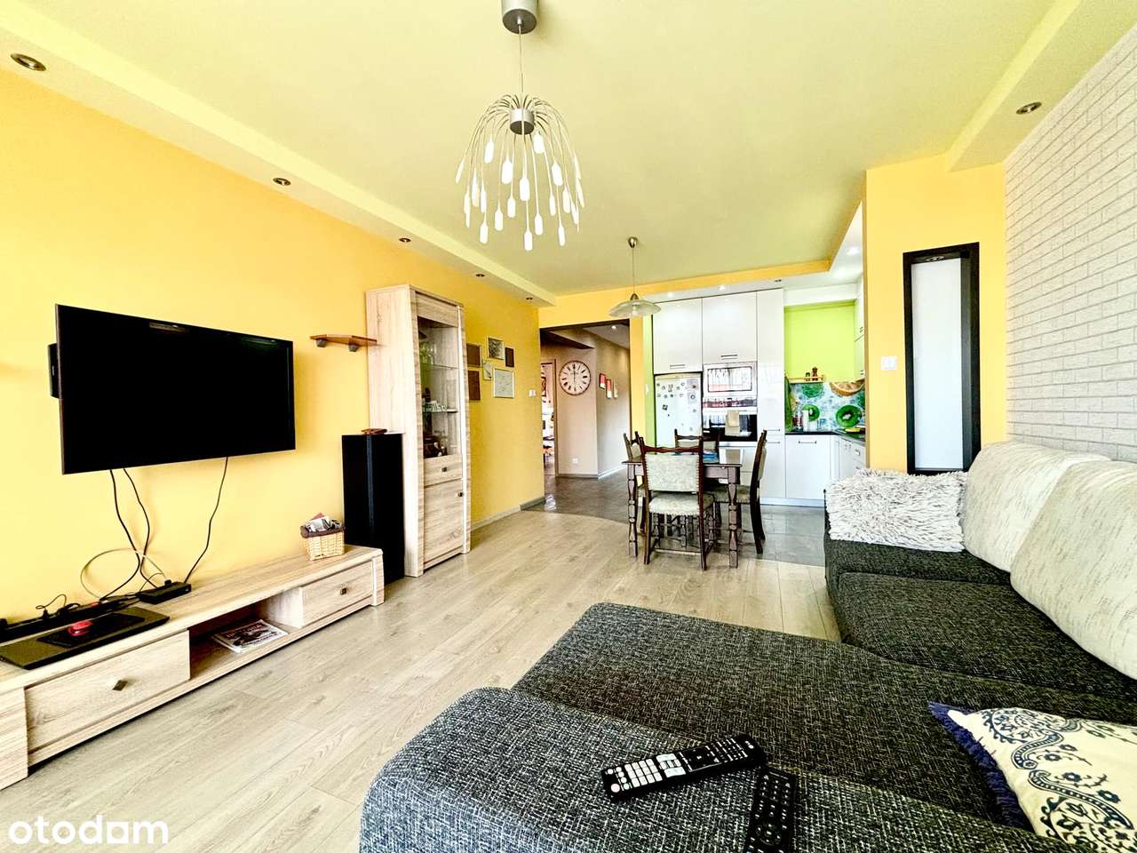 Przestronne mieszkanie + miejsce w hali garażowej-3