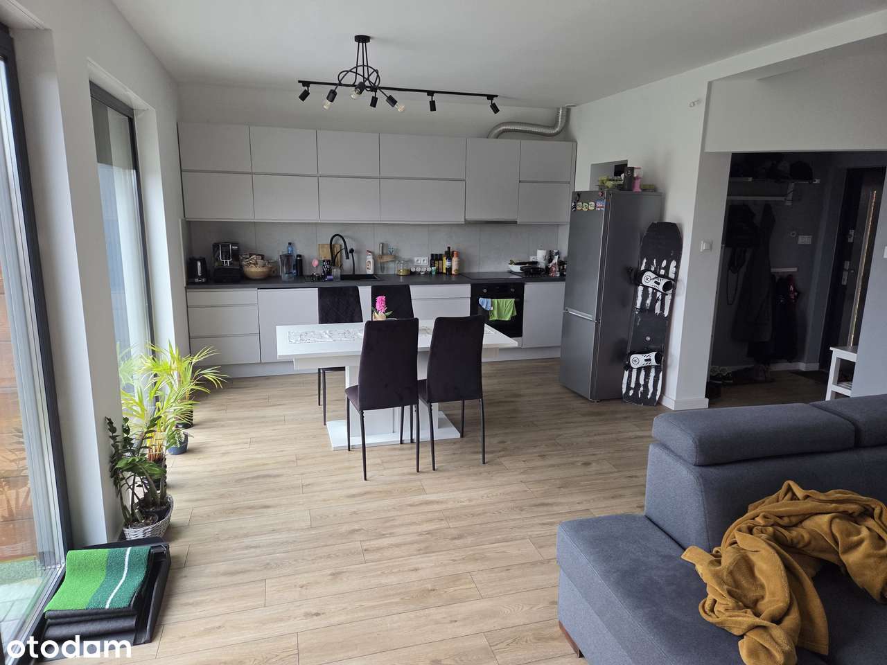 Skrajny budynek w szeregowcu w centrum Lusówka - Pełny obrazek: 5/16