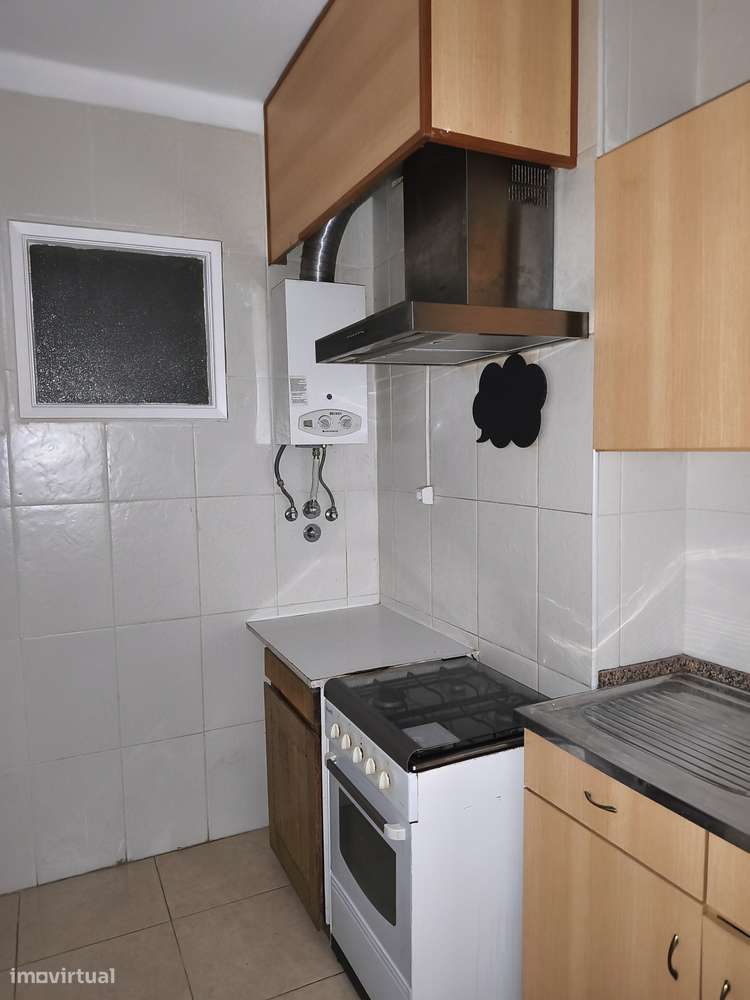 T2 Graça, Rua Senhora da Glória, Bem conservado, Boas áreas. - Grande imagem: 5/21