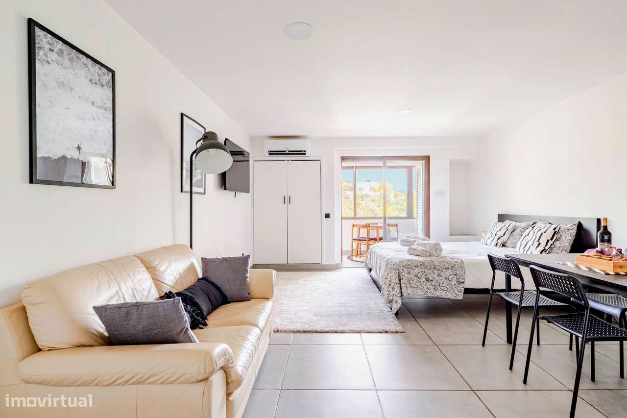 Estúdio renovado disponível a partir de Maio 2026 - Grande imagem: 2/13