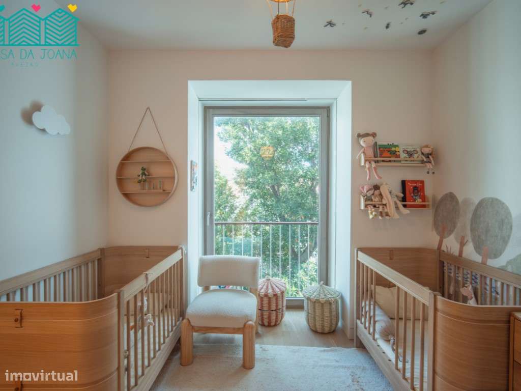 Apartamento T4 com Lugares de Garagem no Centro de Lisboa-34