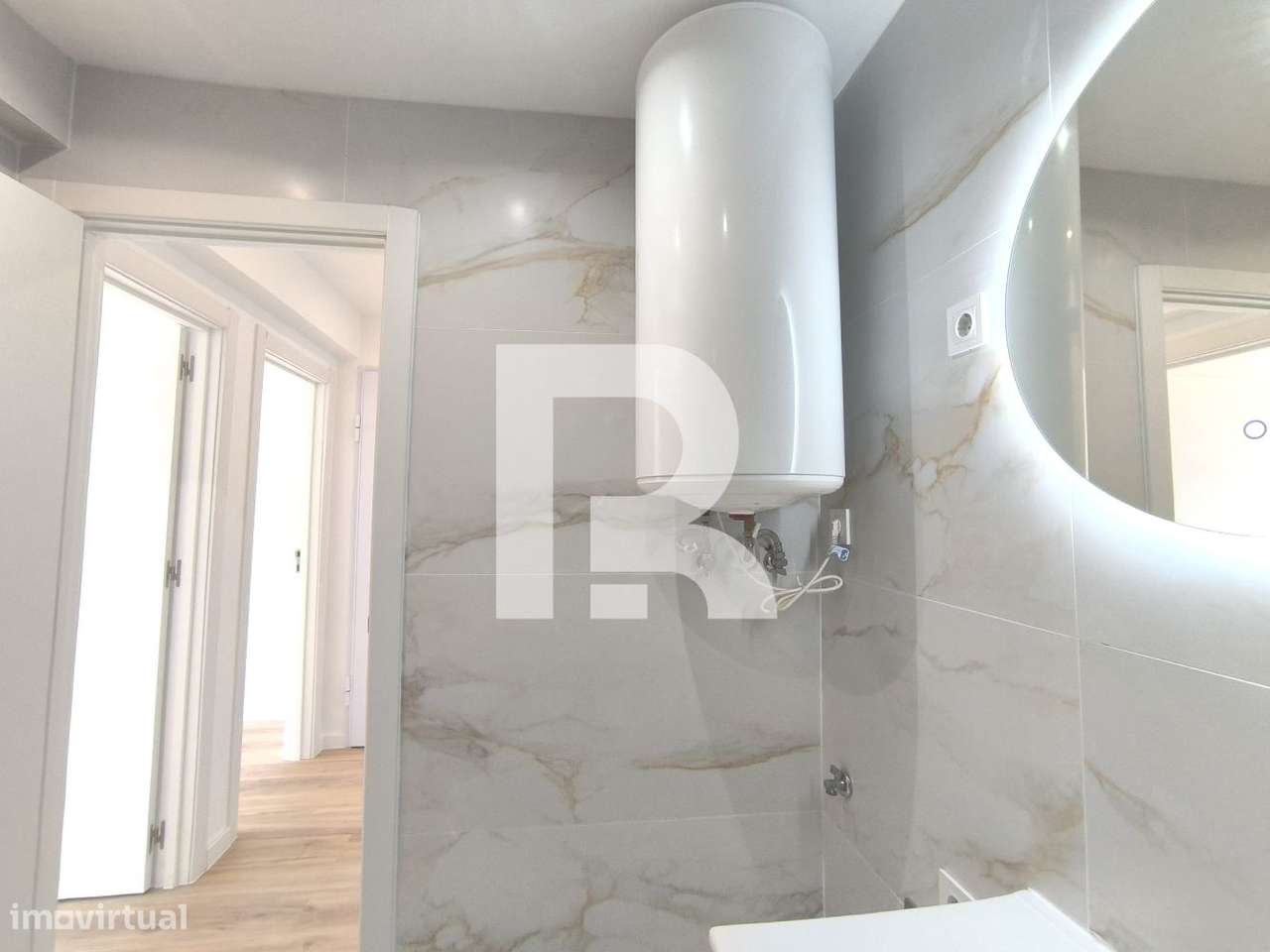 Apartamento T3 Remodelado no Centro de Camarate-9