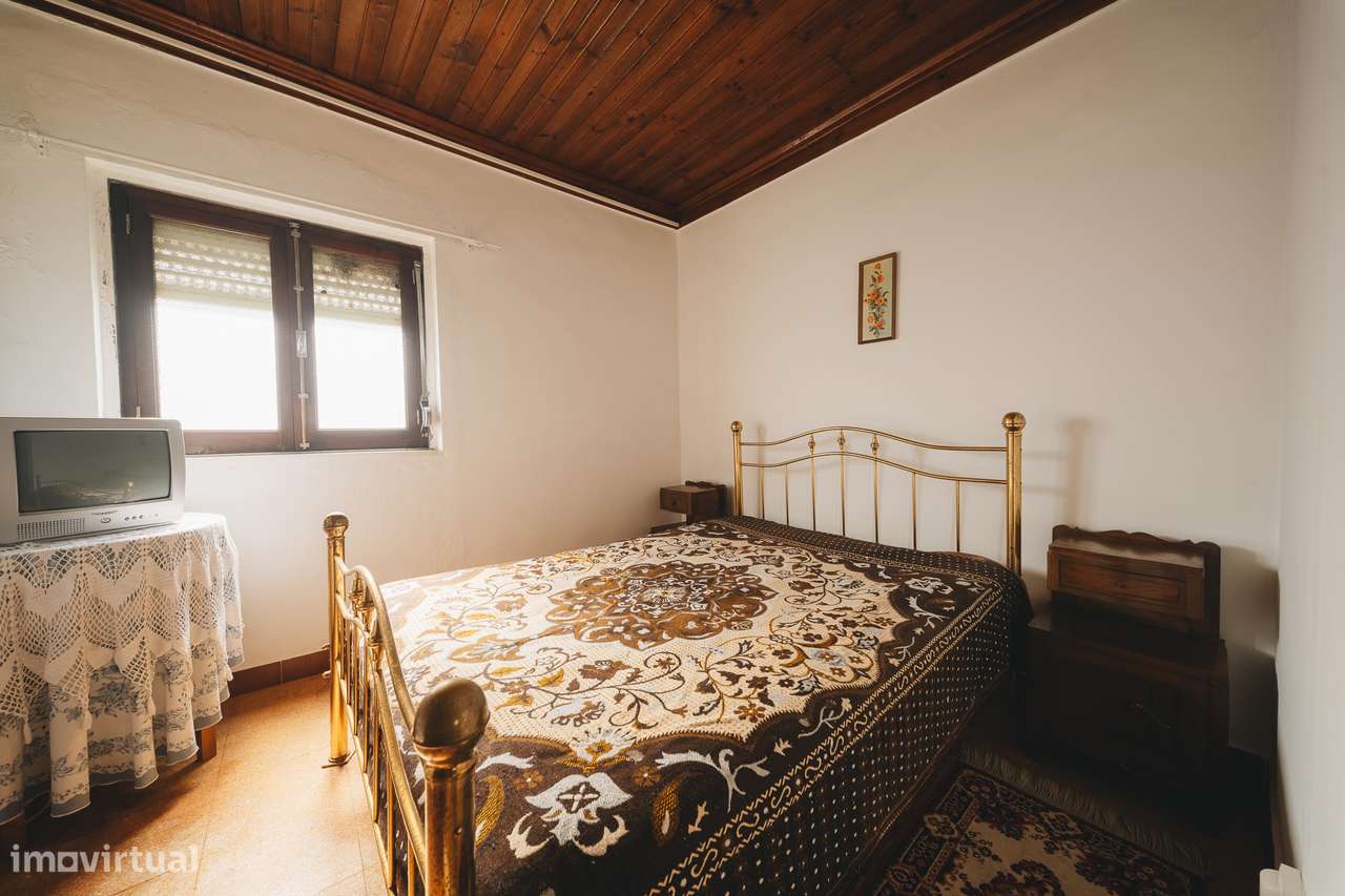 Moradia T3 com Terreno de 1.577 m² | Ribeira do Fárrio – Ourém-16