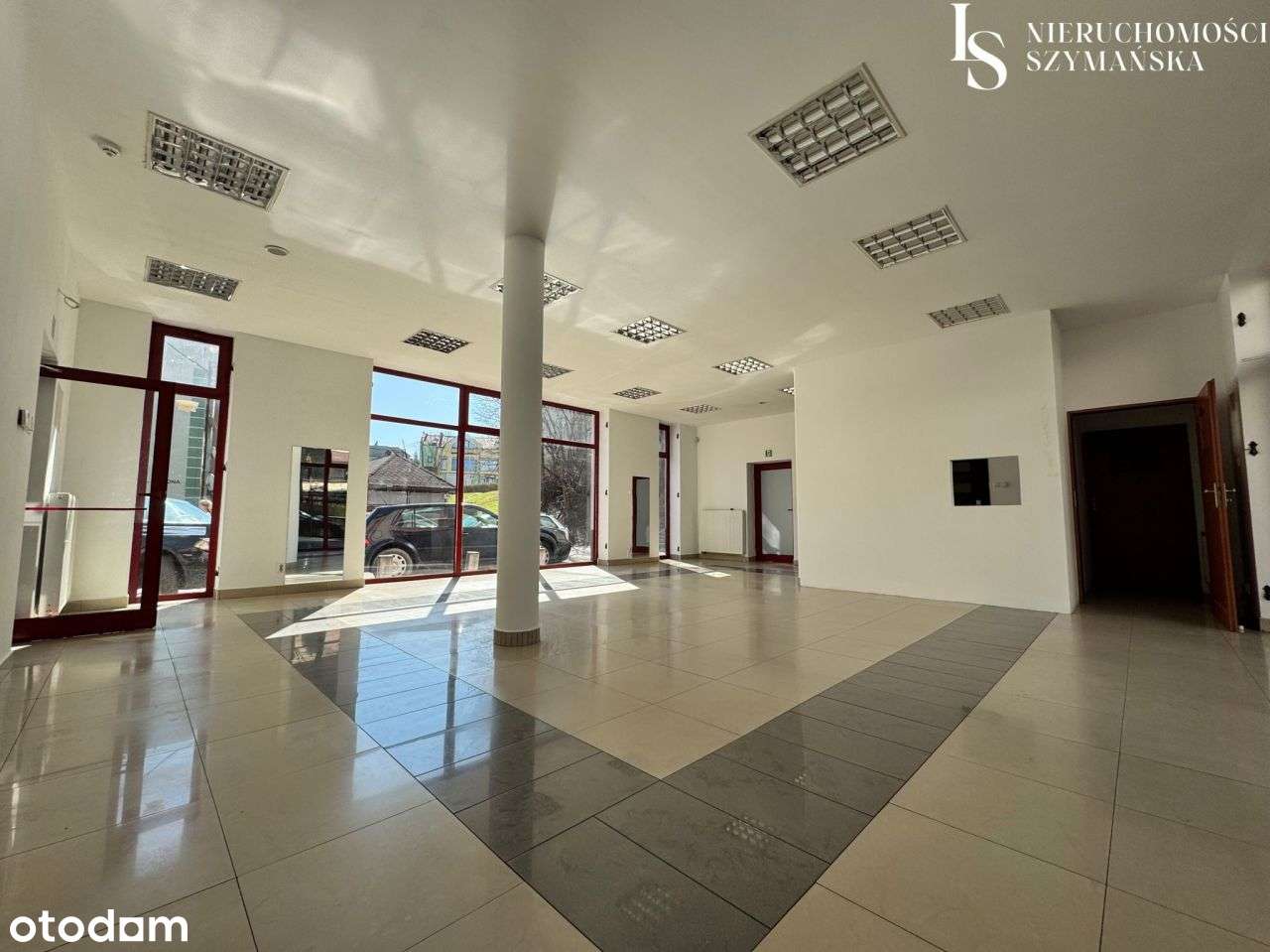 Nieruchomość komercyjna w doskonałej lokalizacji w-18