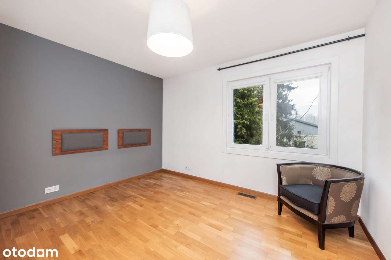 Biały dom czeka na skraju Piaseczna i Józefosławia-8