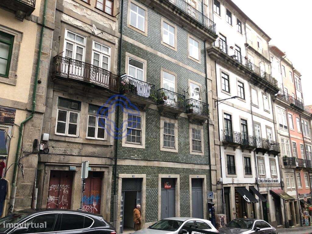 Escritório na zona da Ribeira convertido em 2 apartamentos - Grande imagem: 4/11