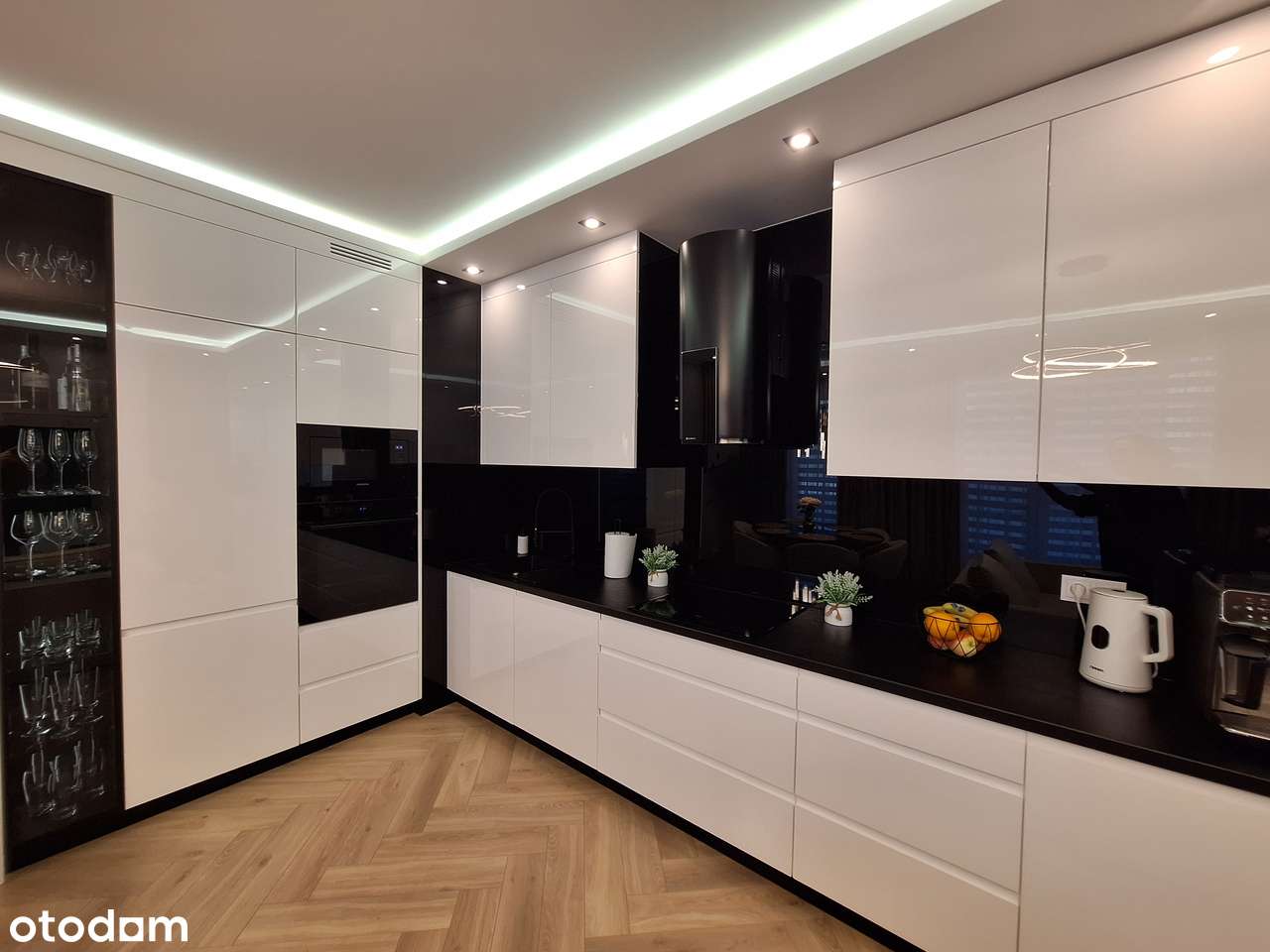 Wysoki standard, 3 pokoje, blisko PKP, 65 m², garaż, komórka x2-4