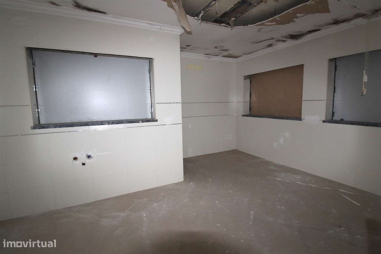 Moradia T3/ Anexos / Caranguejeira / Leiria - Grande imagem: 3/18