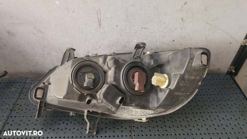 Far dreapta opel zafira a t98 89100055 - 3