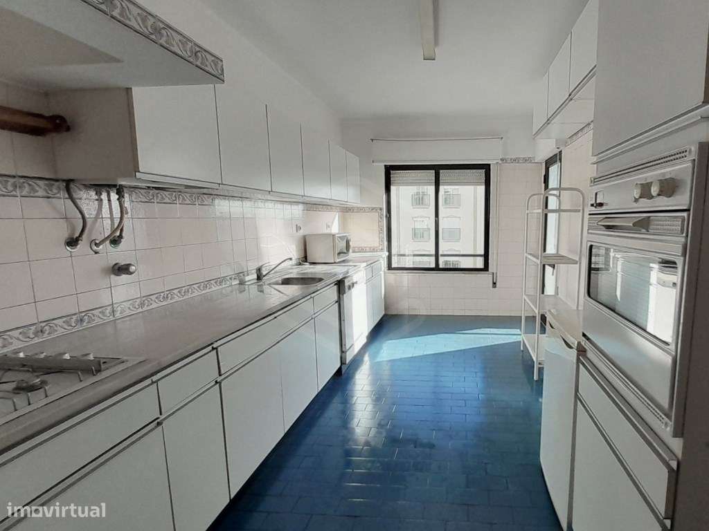 Apartamento T3 que prima pela sua localização, Loulé, Algarve - Grande imagem: 2/14