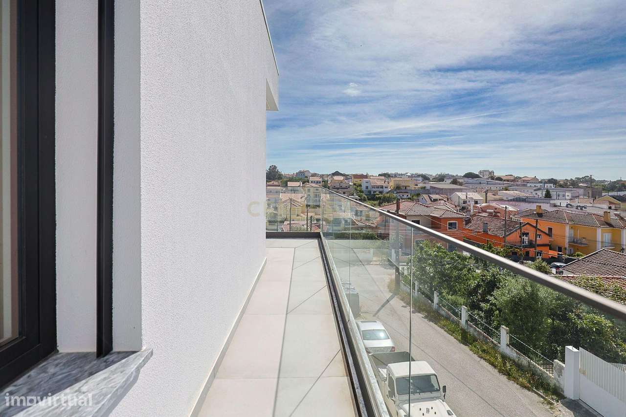 Moradia T5 com Piscina e Domótica - Nova Construção na Charneca da Cap-32