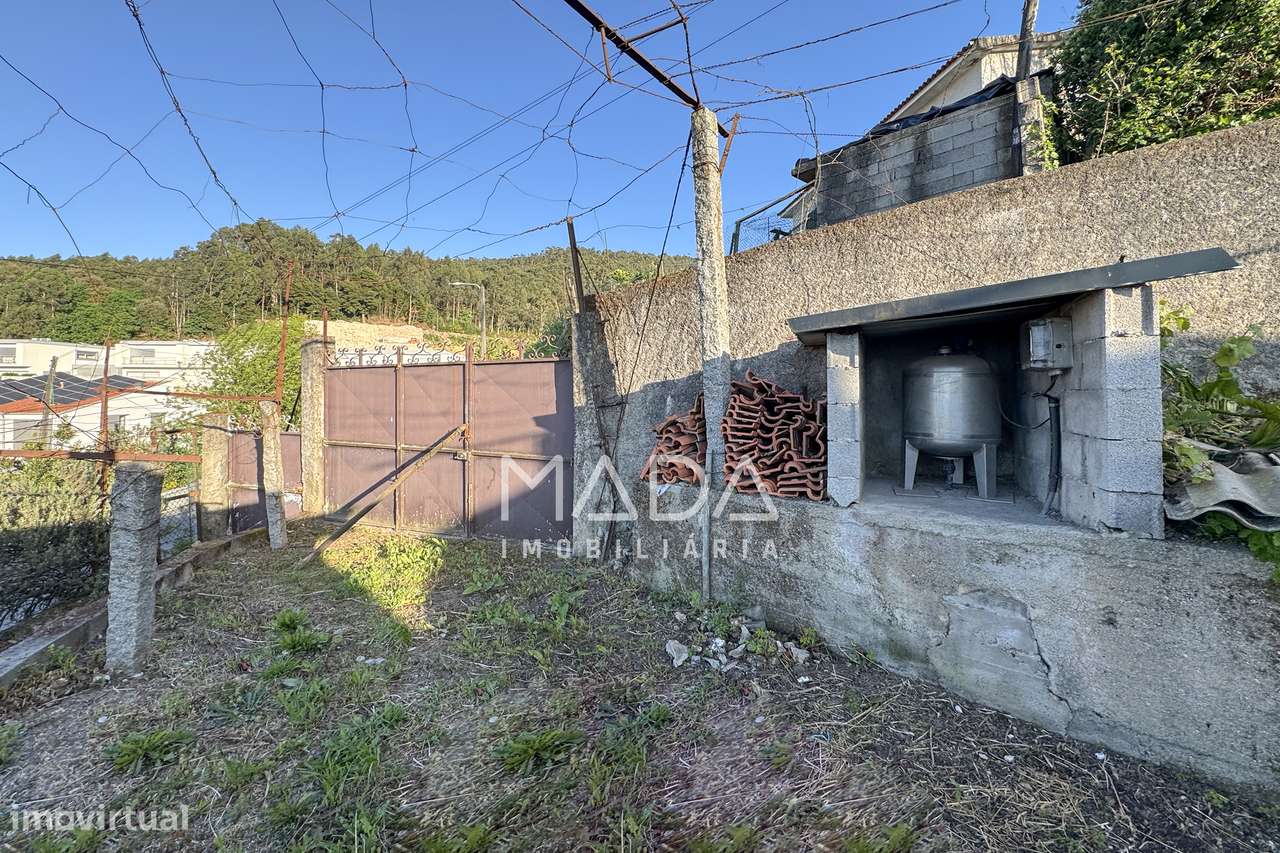 Moradia T2 individual c/480m2 de terreno e anexos em Escudeiros, Braga-34