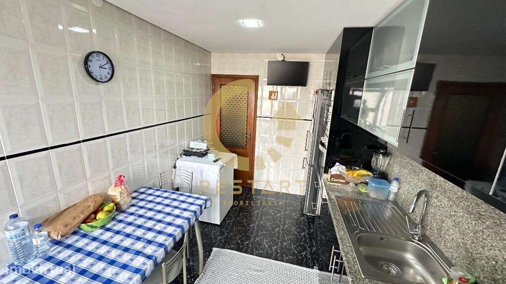 Apartamento T2 (Av da Carvalha - Rio Tinto)-12