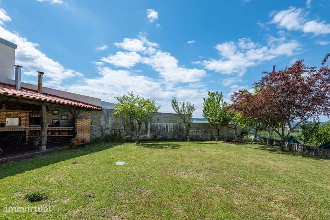 Moradia T3 com jardim Penafiel-22