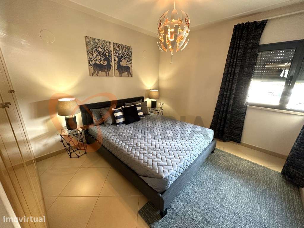 Moradia para venda com 5 quartos mobilada e com piscina e garagem e... - Grande imagem: 4/45