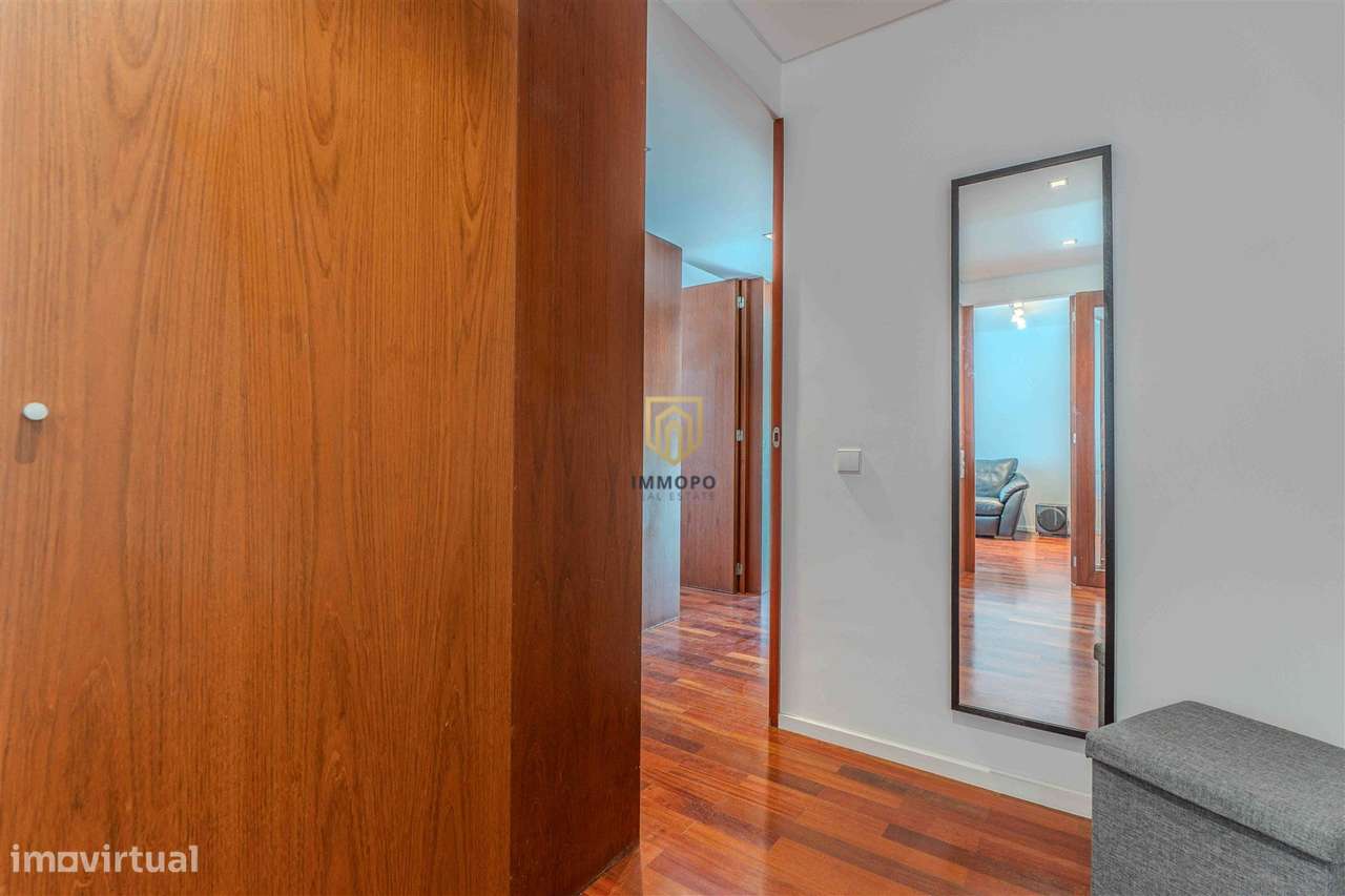 Apartamento T2 na Senhora da Hora, com duas garagens-5