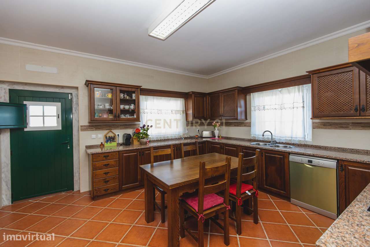 Moradia Térrea T4+1-18