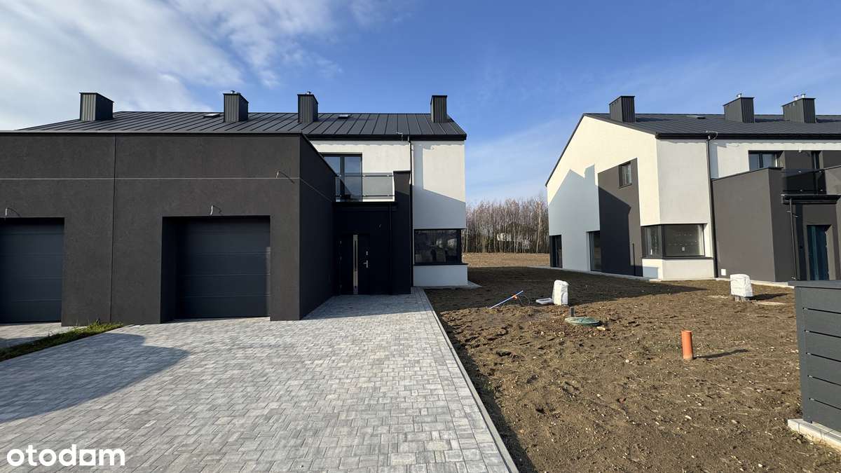 Nowe domy w Nowosolnej z furtką do lasu-1